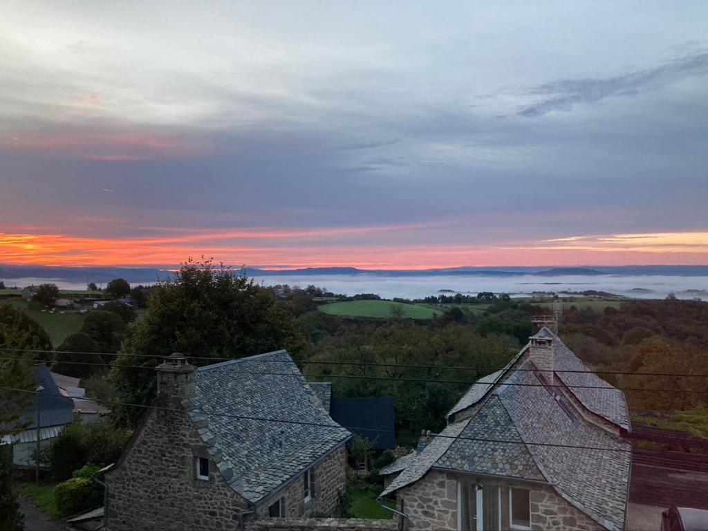 Lo Soulenquo A Fonteilles Sur Le Gr 65 Bed & Breakfast Golinhac Eksteriør bilde